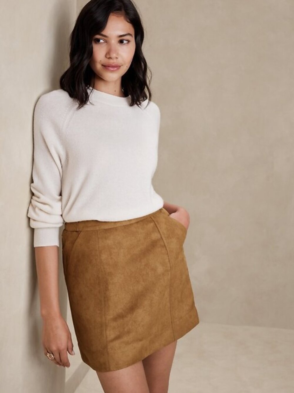 NWOT - Banana Republic - Vegan Suede Mini Skirt - Size 8 - Picture 1 of 9